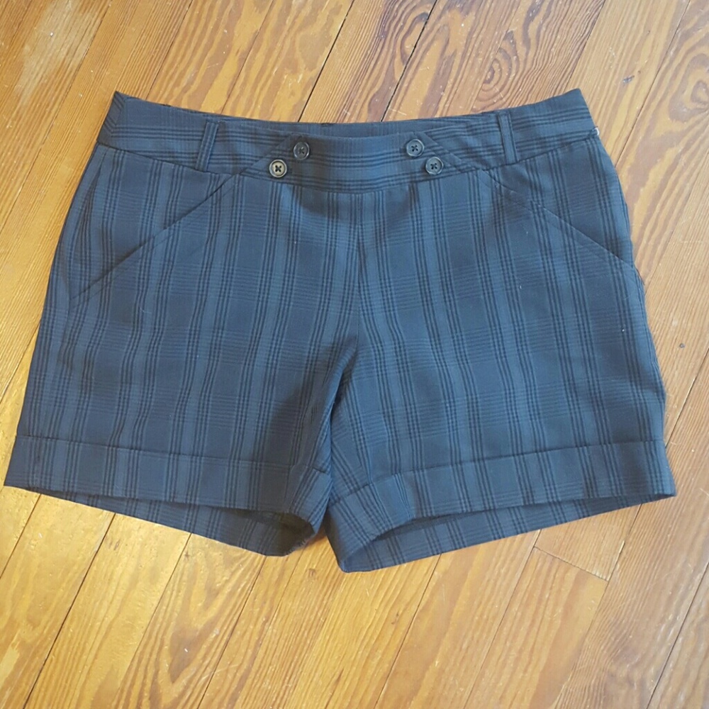 Daisy Fuentes shorts